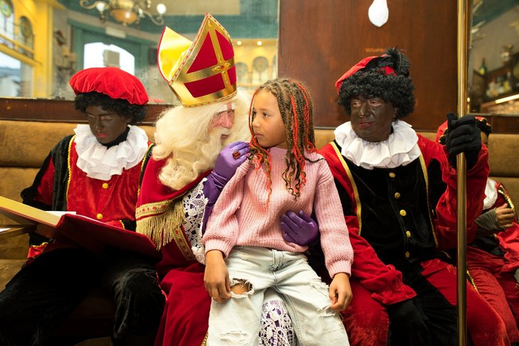 Ontspanning Koets, pieten muziek: Sinterklaas brengt feestelijke optocht naar Deurne