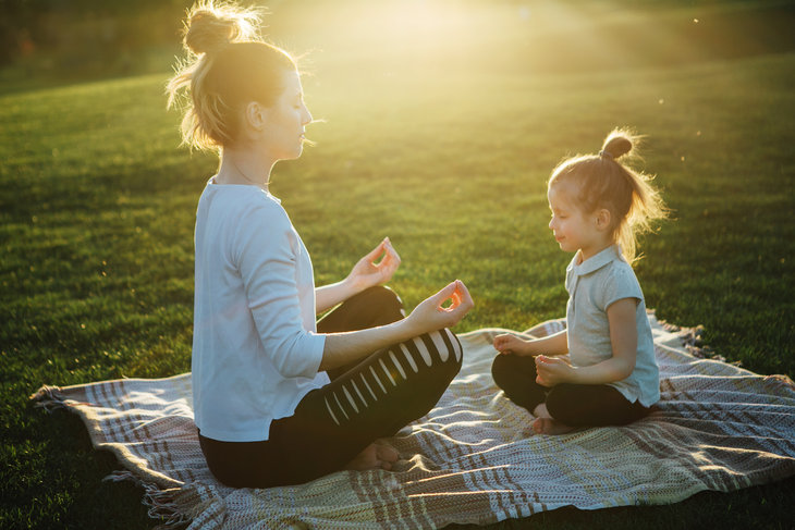 Ontspanning Gezinswandeling: bosdierenyoga